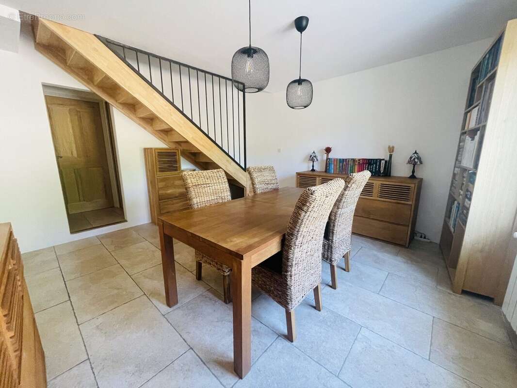Maison à PUJAUT