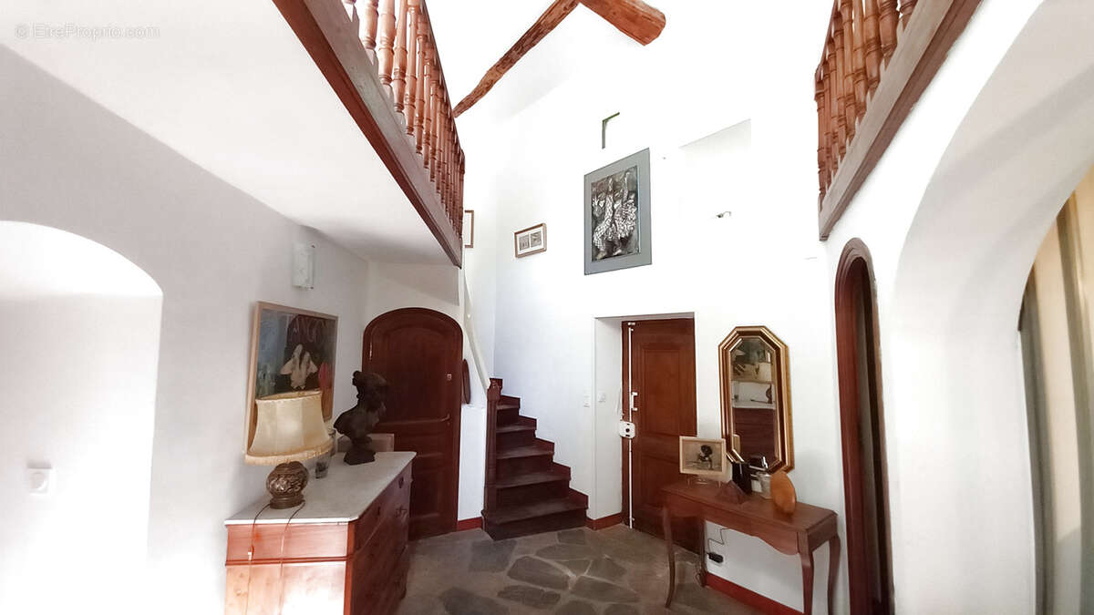 Maison à COLOMBIERES-SUR-ORB