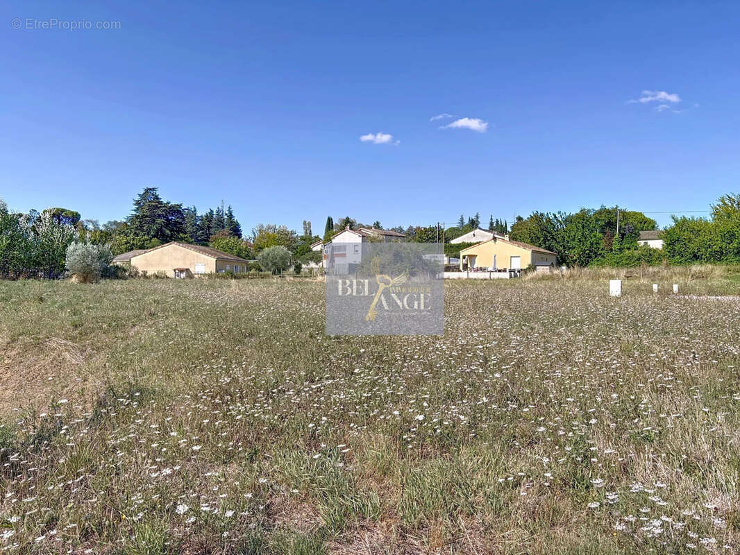 Terrain à VALLON-PONT-D&#039;ARC