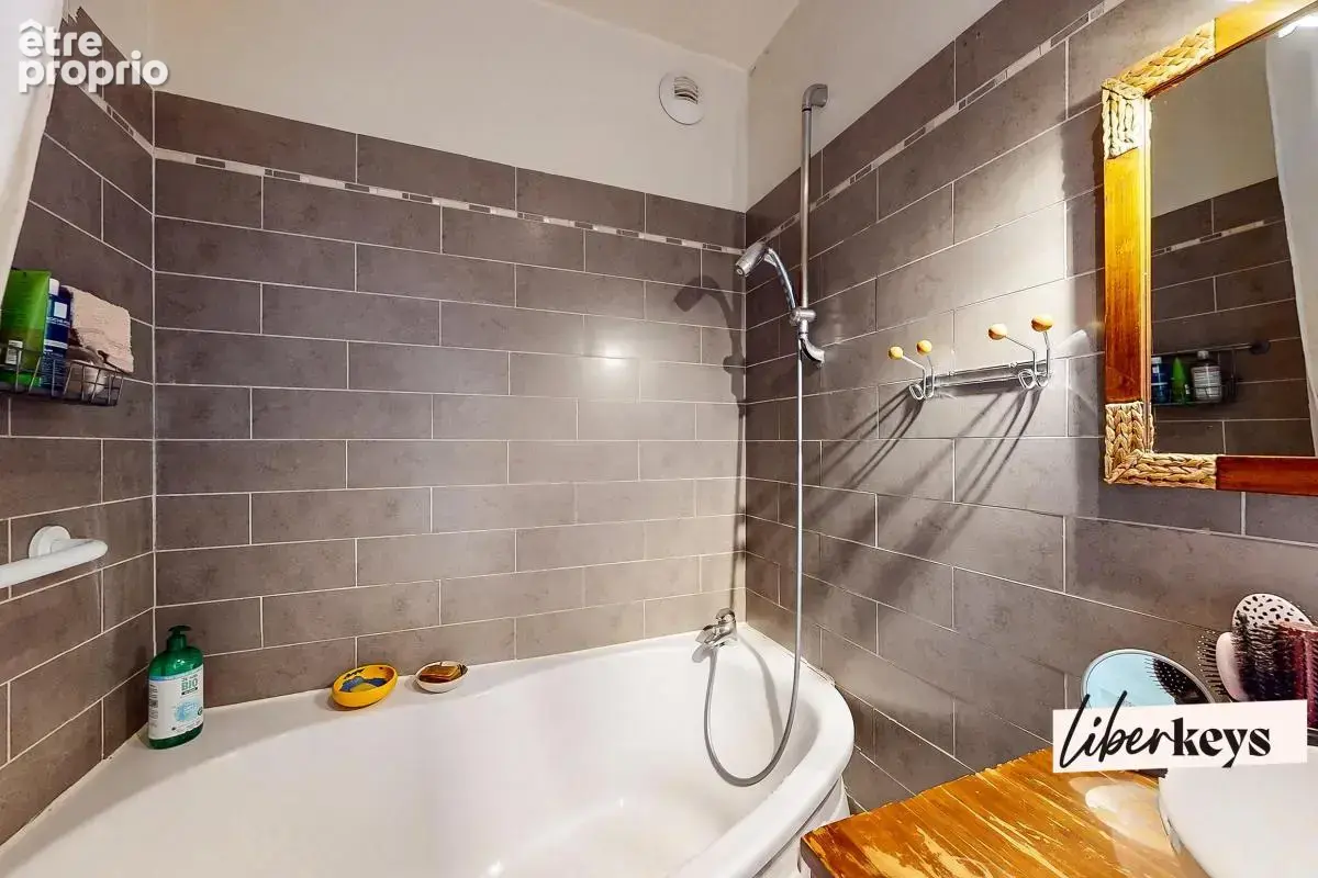 T4 duplex 80m² au dernier étage avec terrasse plein Sud Caen cinéma Lux - photo 9