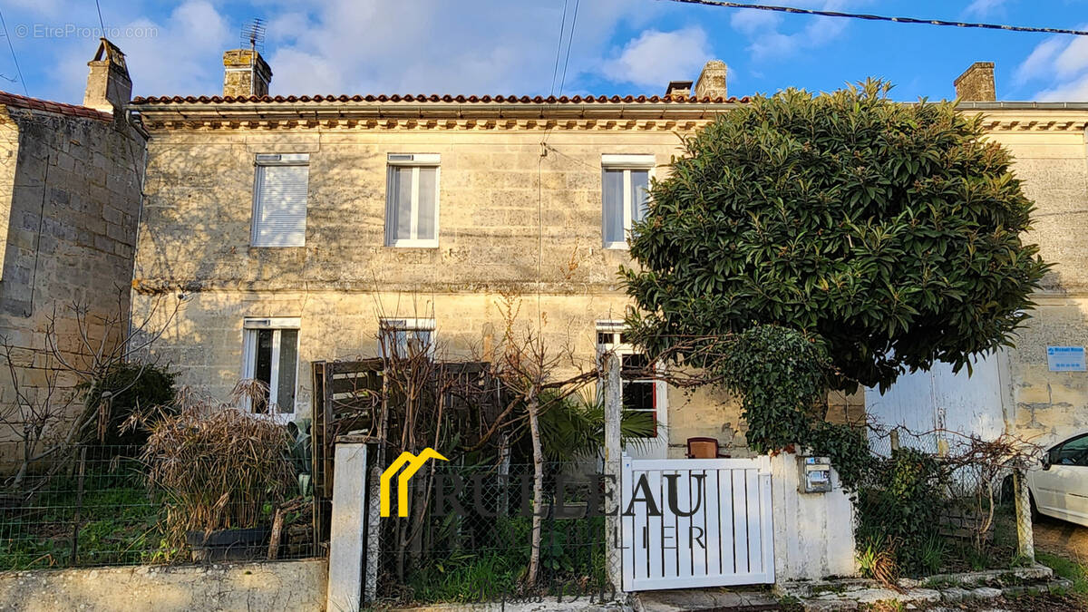 Maison à BOURG