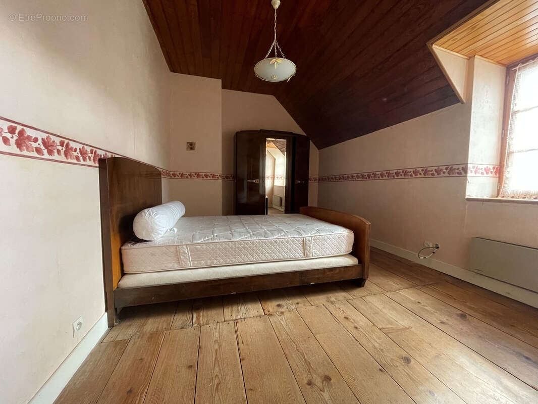 Maison à RIOM-ES-MONTAGNES
