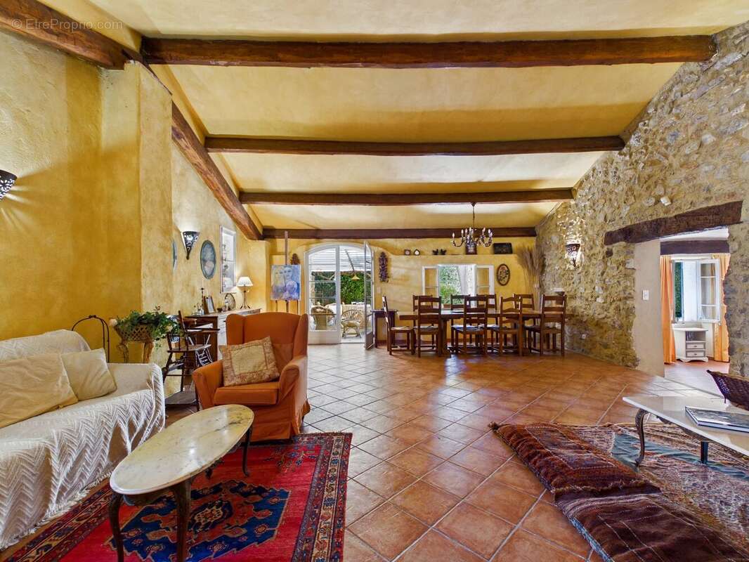Maison à LORGUES