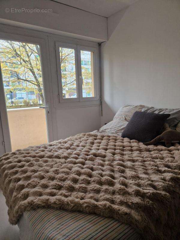 A vendre T2 loué avec cave et parking - photo 3
