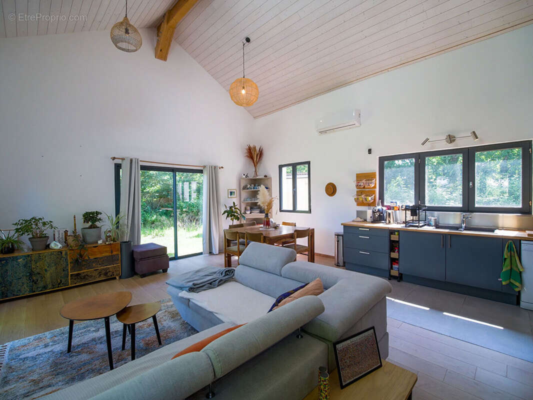 Maison rénovée avec grand terrain ! Un véritable coup de coeur - photo 3