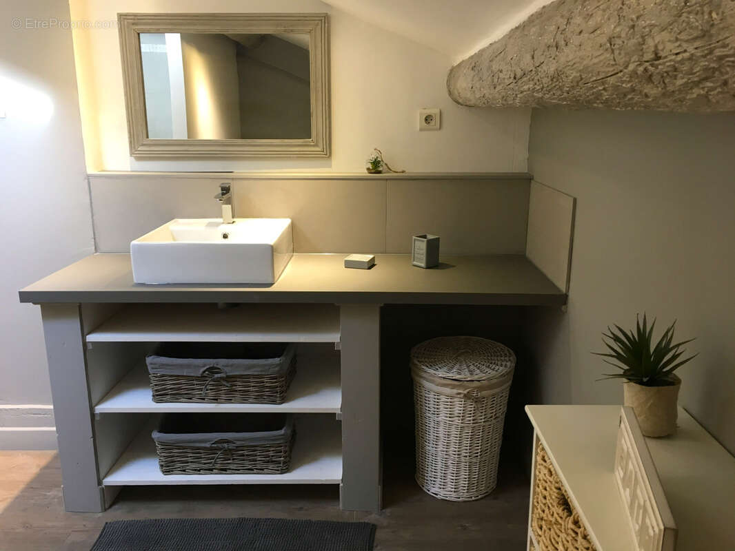 Maison à L'ISLE-SUR-LA-SORGUE