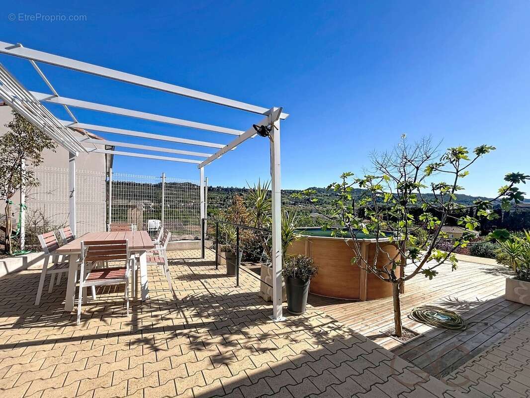 Maison à SAINT-CHINIAN