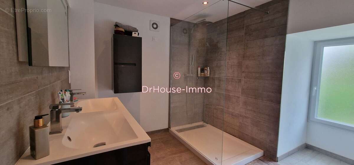 Maison à COURGENARD