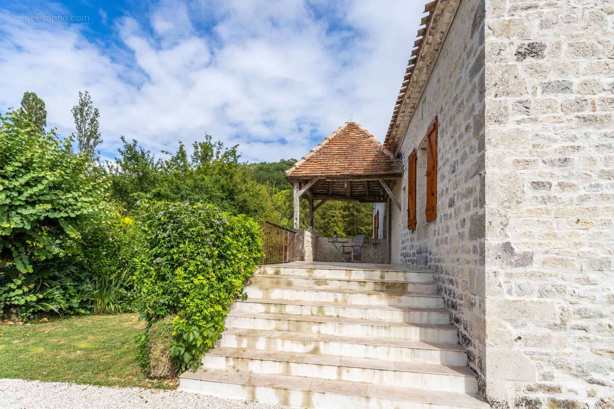 Maison à MONTCUQ