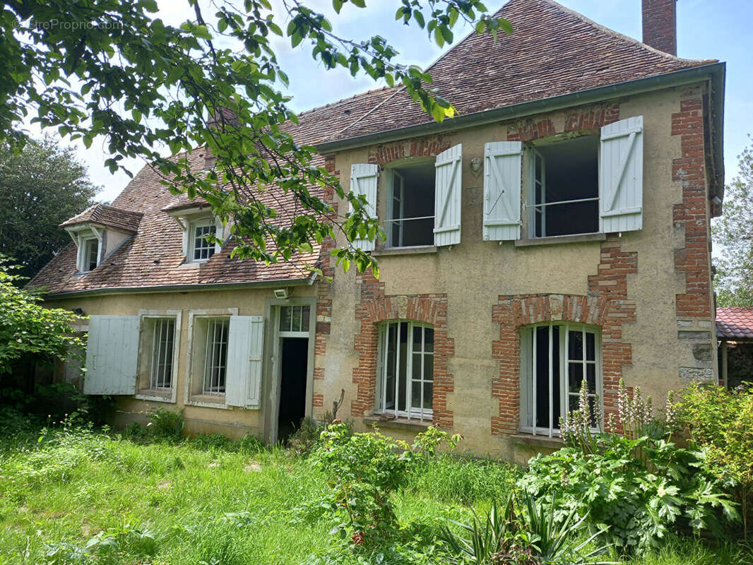 Maison à HOUDAN