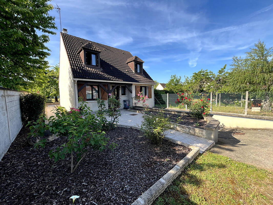 Maison à LES MUREAUX