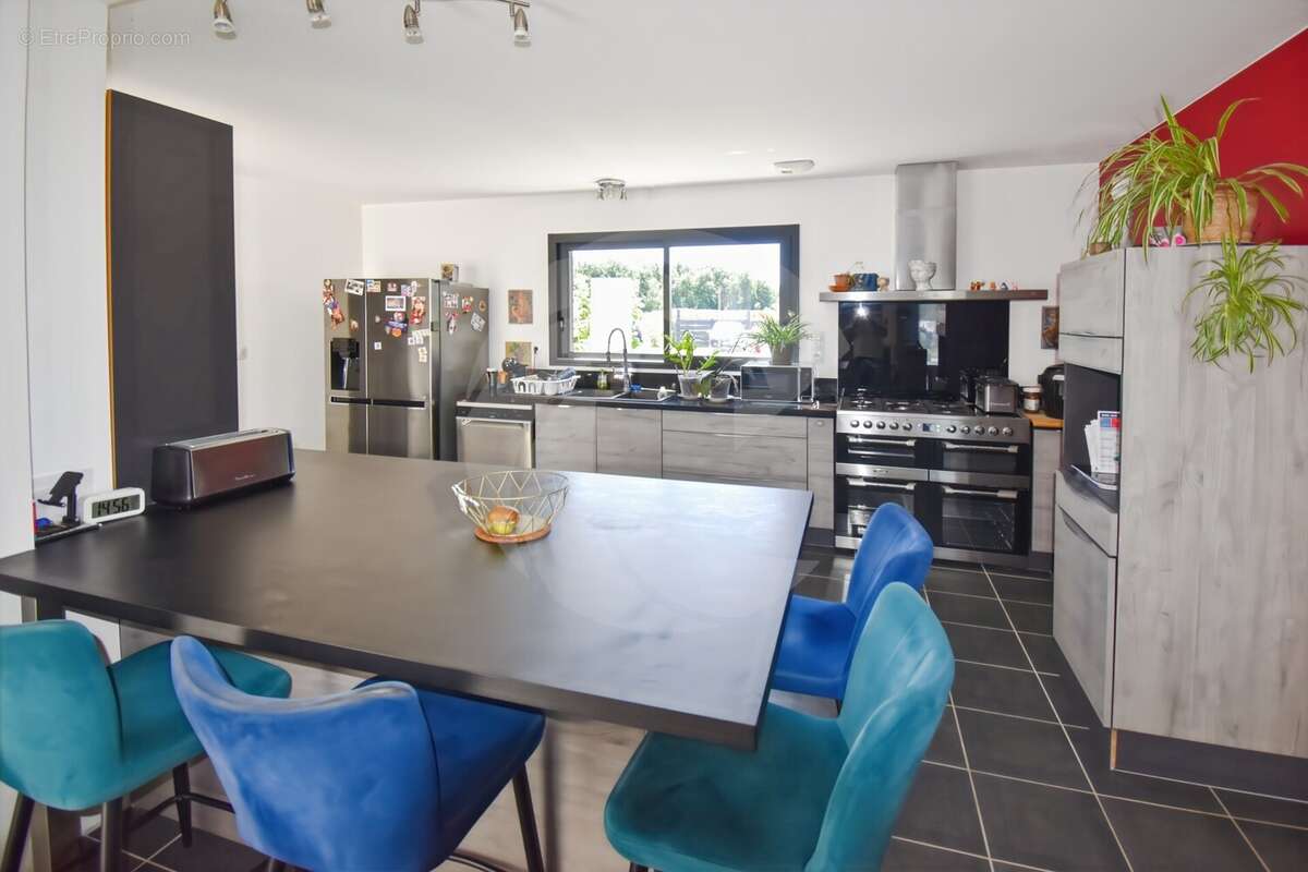 Maison à NEGREPELISSE