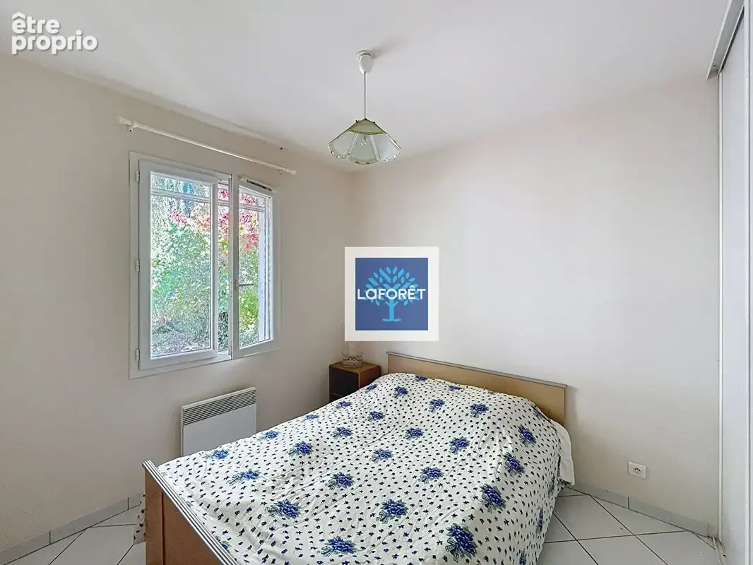 Maison de plain pied, 4 chambres, garage et parc - photo 5
