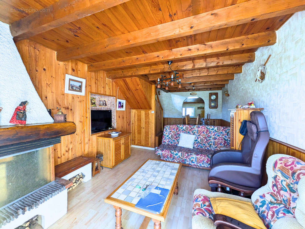 Maison à FOREST-SAINT-JULIEN