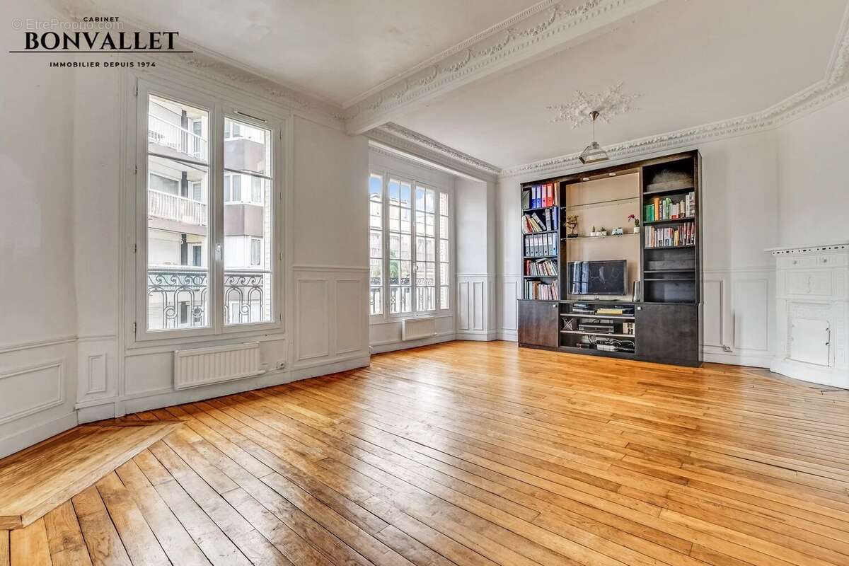 Appartement à PARIS-15E