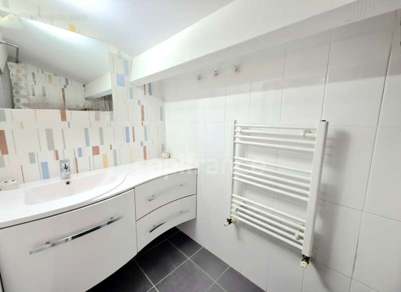 Appartement à SIX-FOURS-LES-PLAGES