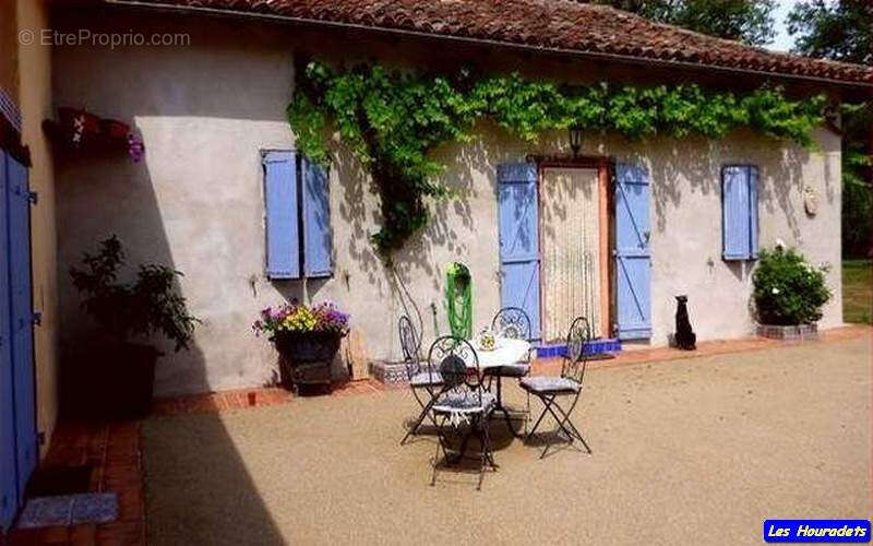 Maison à MONBARDON