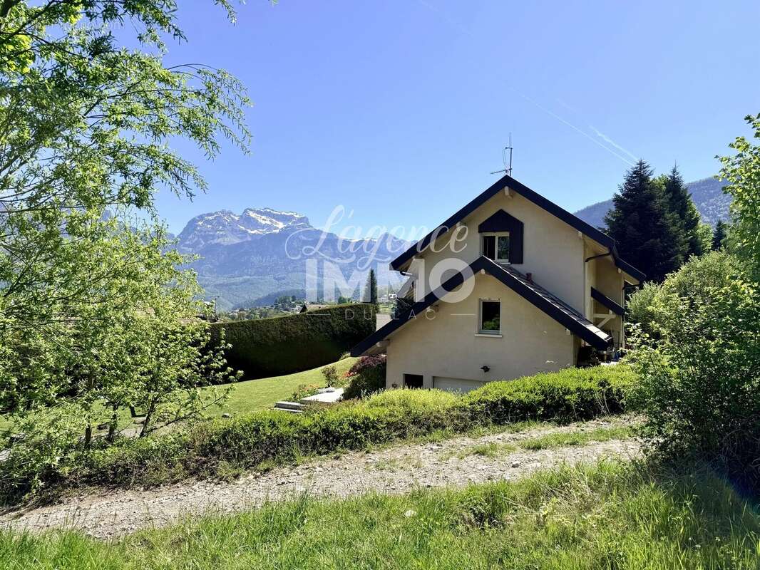Maison à SAINT-JORIOZ