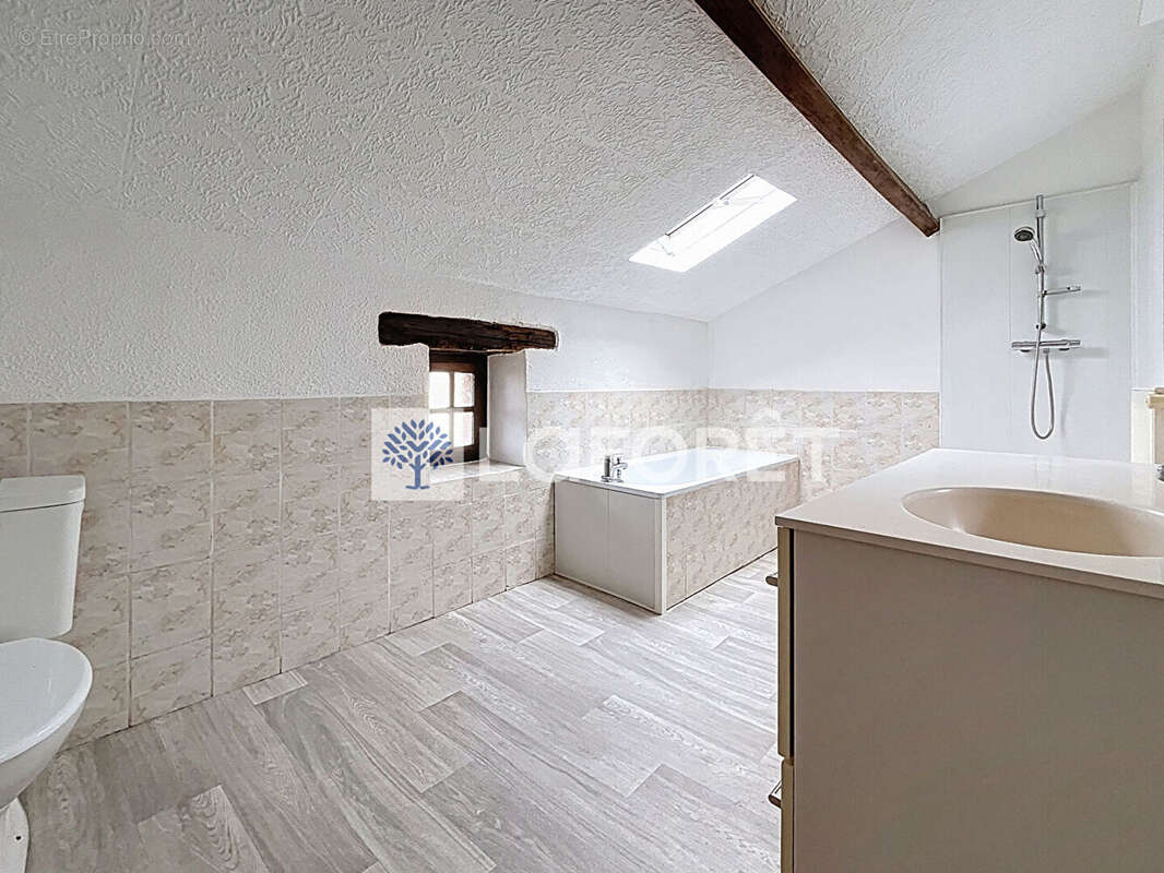 À Vendre - Maison idéale pour résidence principale ou investissement locatif - photo 13