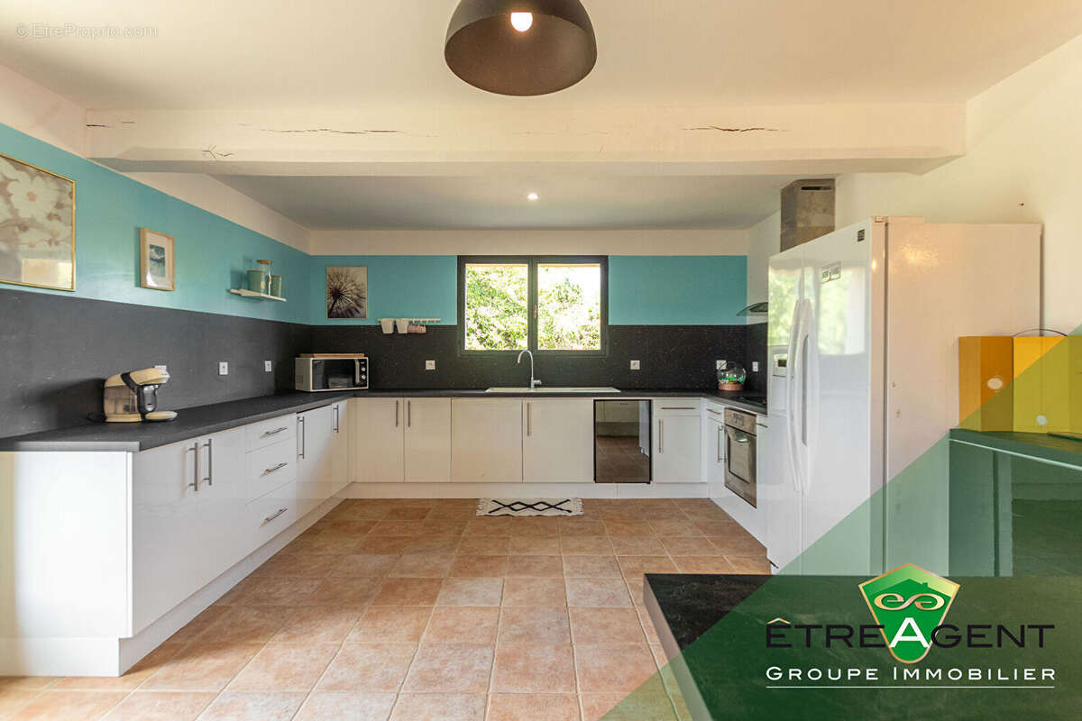 Maison LE FIDELAIRE - 200 m² - 4 chambres - photo 7