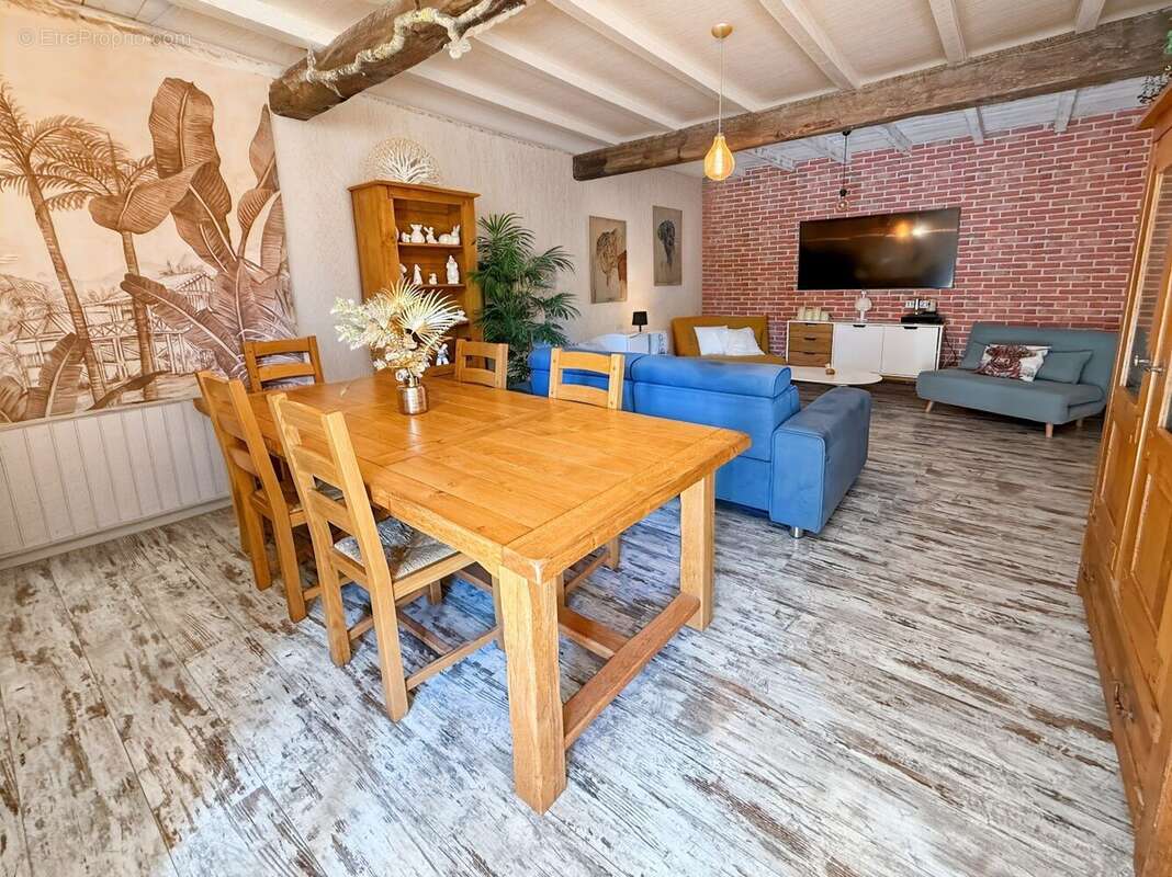 Maison à SAINT-CLAR-DE-RIVIERE