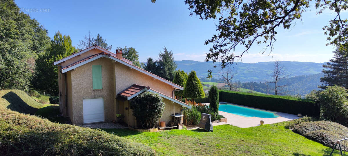 Maison individuelle  avec piscine et grand terrain - photo 4