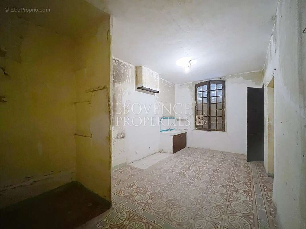 Appartement à COTIGNAC