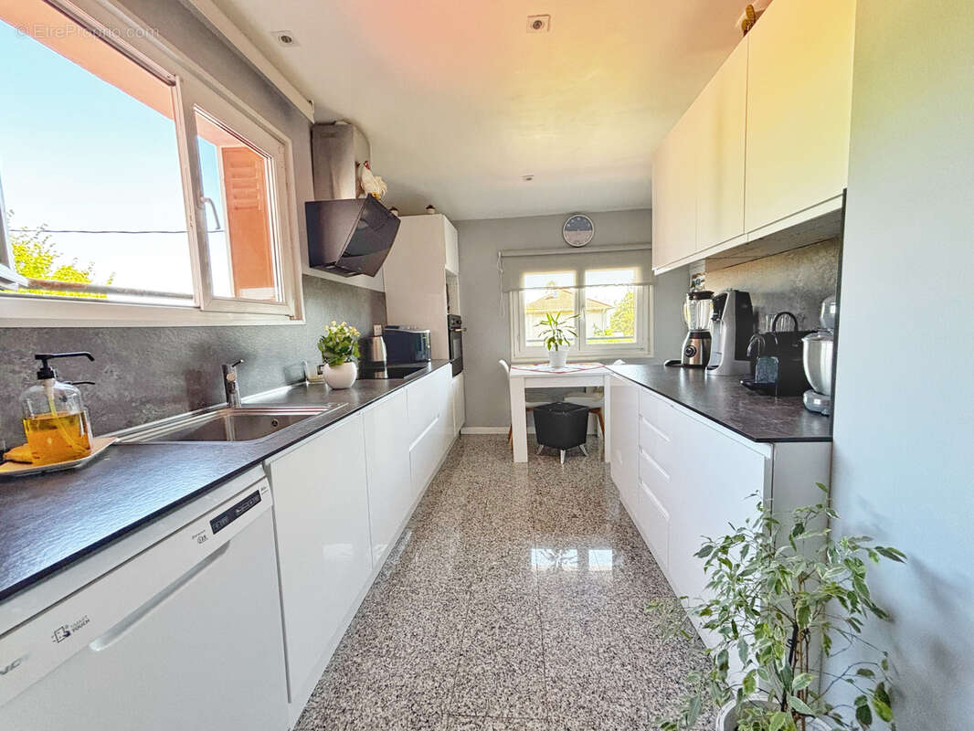 Appartement à SAINT-FONS