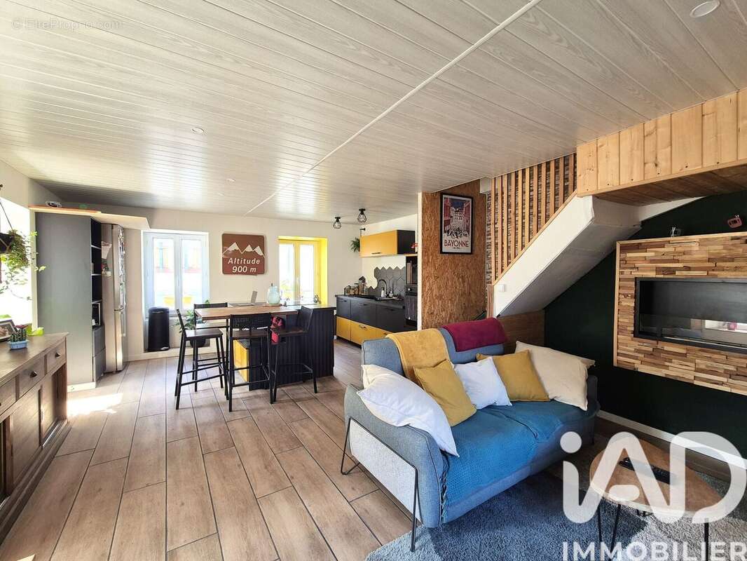 Maison 75 m² à Saint-Germain-L'herm  - photo 4