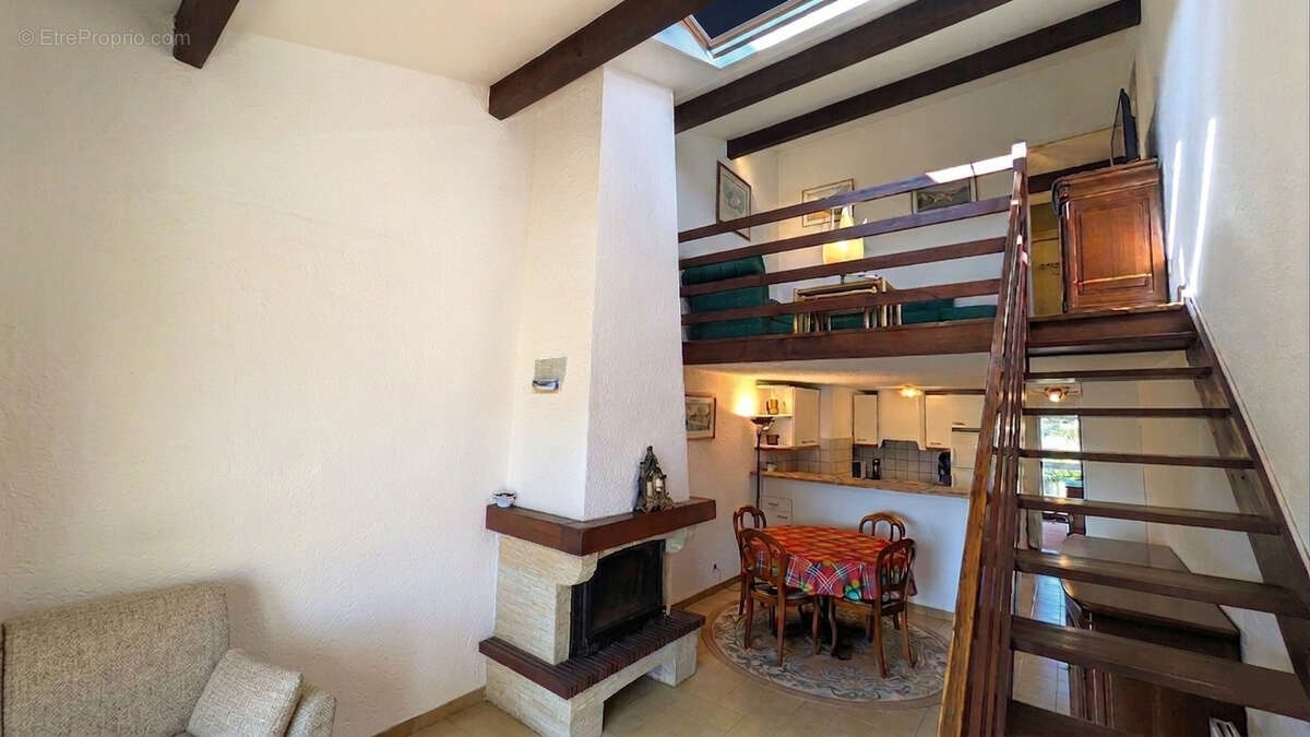 Confortable appartement 4 pieces au dernier etage d'une residence situee entre mer et commerces - photo 3