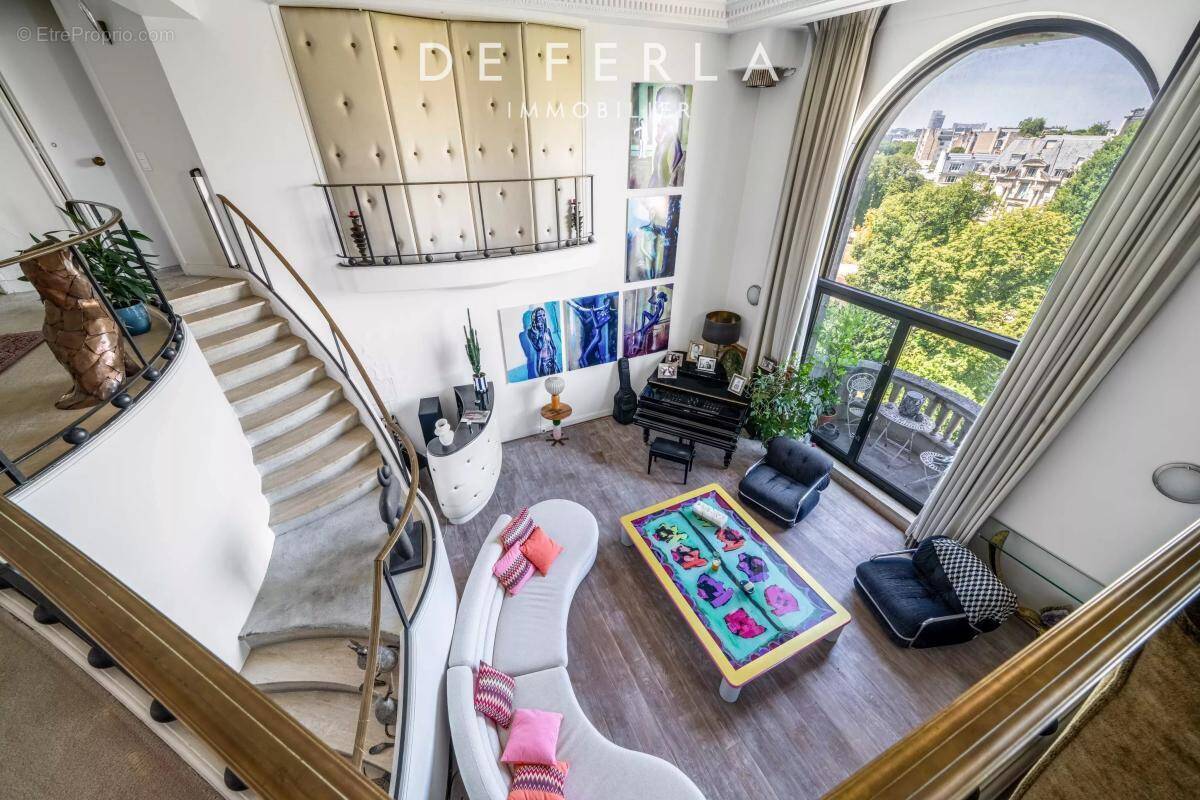 Appartement à PARIS-16E