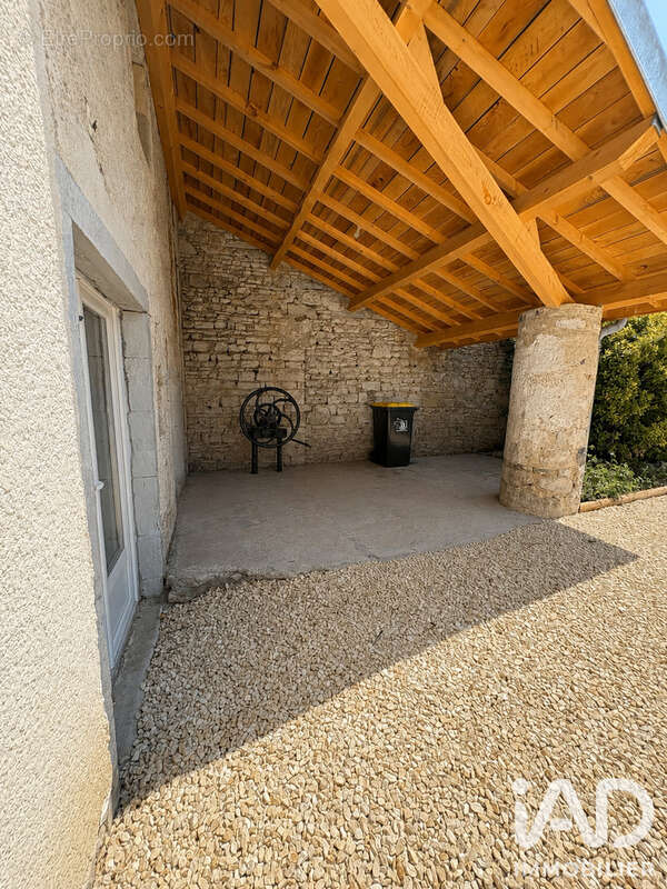 Maison 99 m² à Le Cheix  - photo 3