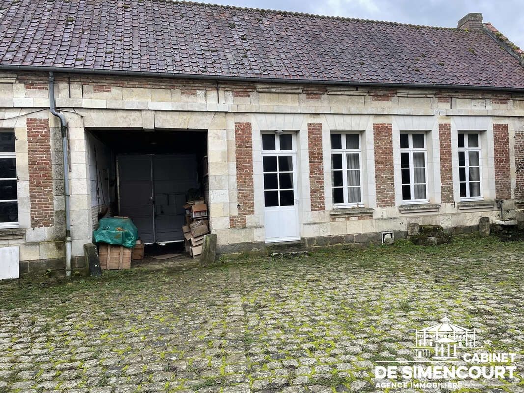 Maison de caractère avec porte cochère   Fort potentiel professionnel et familial - photo 2
