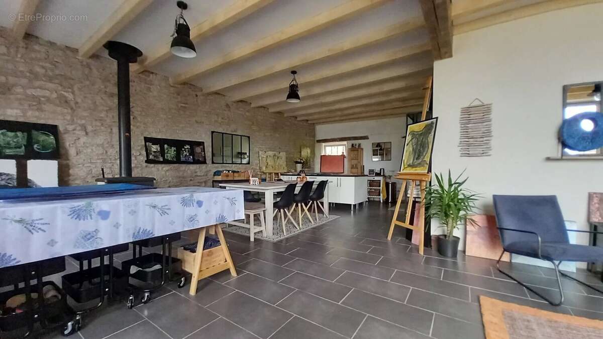 Maison à REGNEVELLE