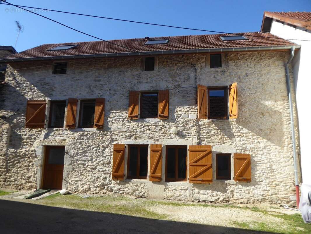 Maison à TREPT