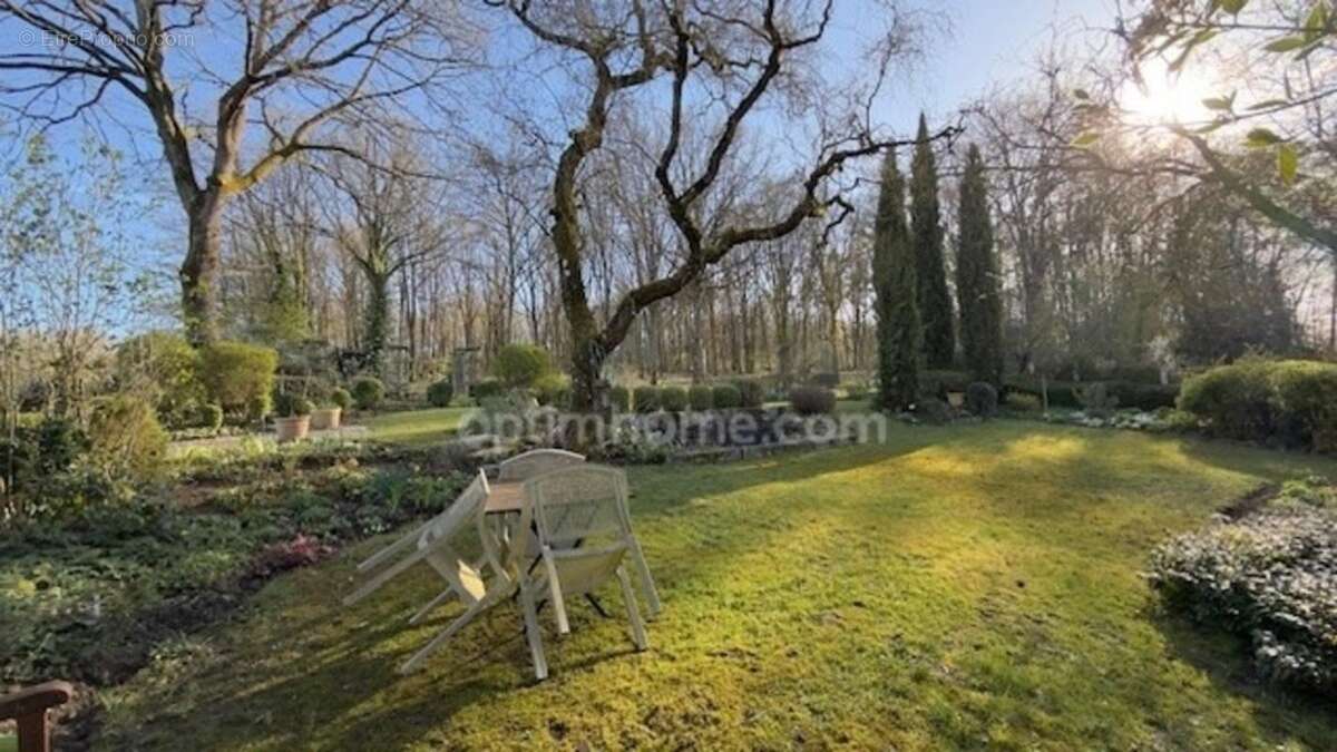 Val Saint-Germain 91530. 45 KM DE PARIS – Propriété rare sur 9788 M², Belle maison 157 m² avec 5 chambres. DPE /D - photo 26