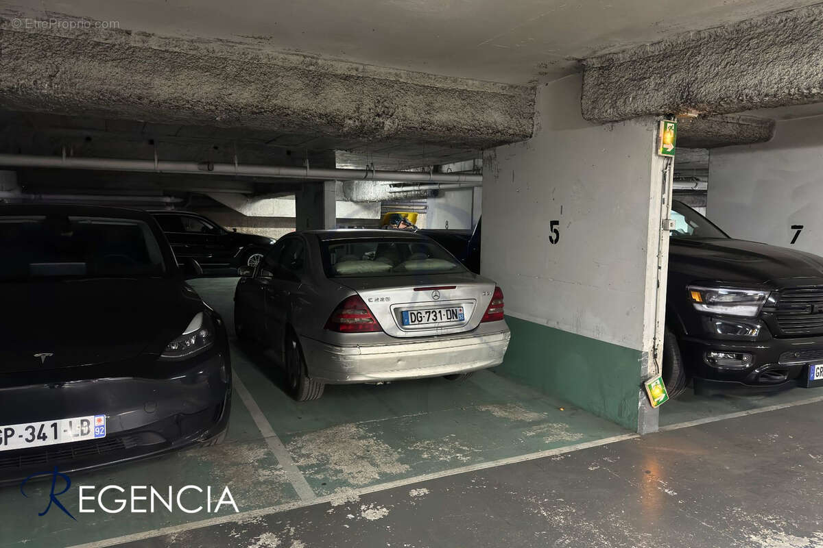 Parking à LEVALLOIS-PERRET