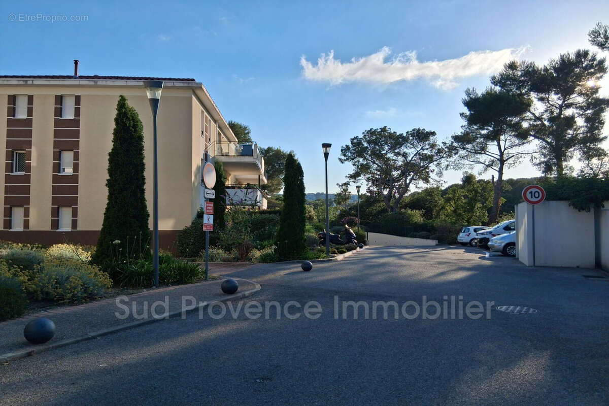 Parking 18 m² à Antibes  - photo 2