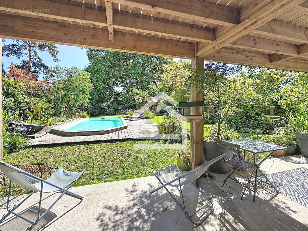 Maison à LE BOUSCAT