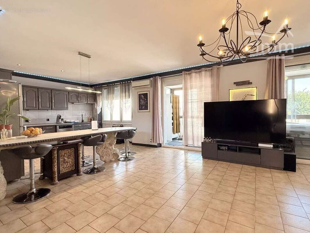 Appartement à SAINT-SULPICE-DE-POMMERAY