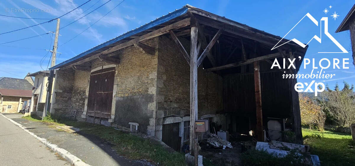 Maison à CORCELLES