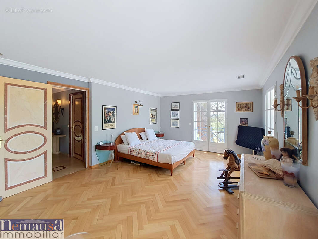 Propriété 200m2 avec Matériaux Nobles secteur bas Planette - photo 32