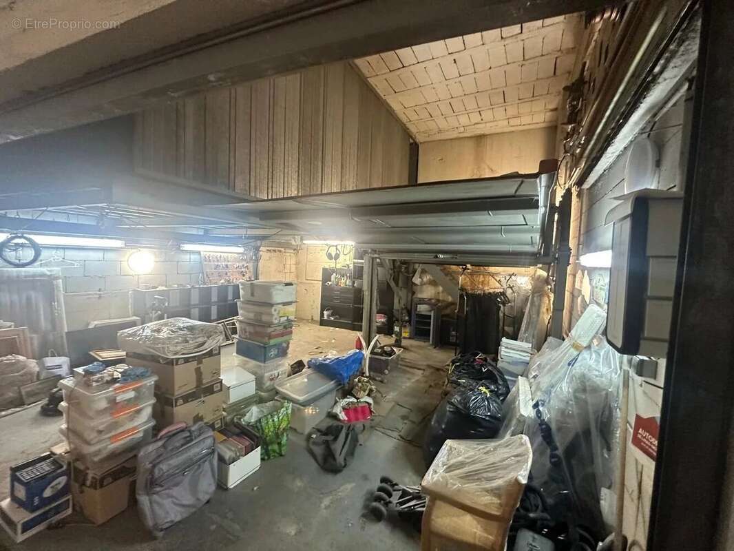 Parking à PARIS-16E