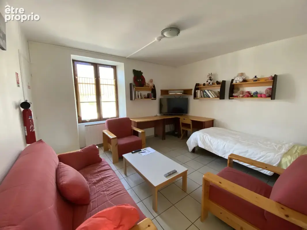 Ensemble immobilier situé dans un secteur tranquille et central - photo 6