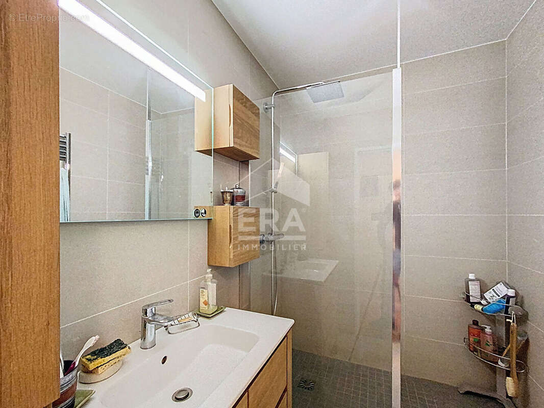 Appartement à PARIS-19E