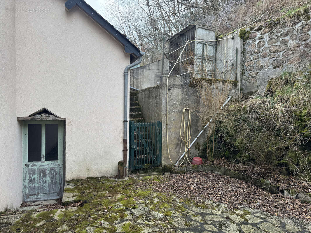 Maison à MONTREUILLON