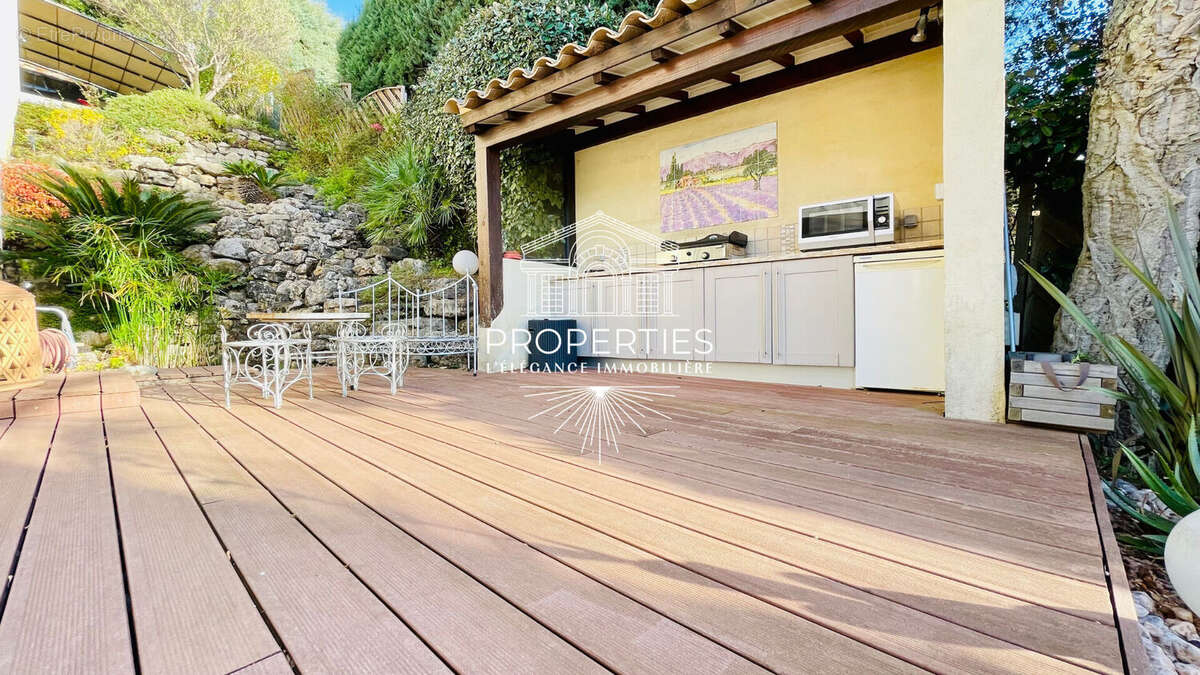 La londe - domaine de valcros - maison de 5 pièces - 130m² - piscine - photo 13