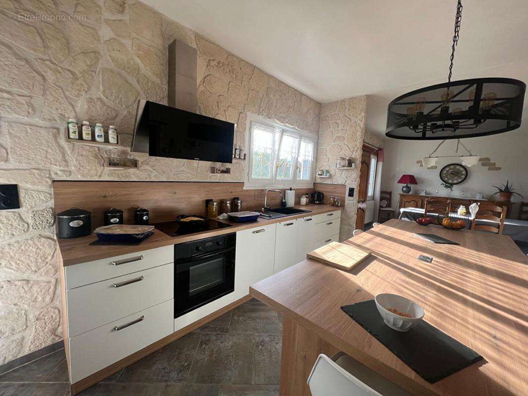 Maison à VARENNES-VAUZELLES