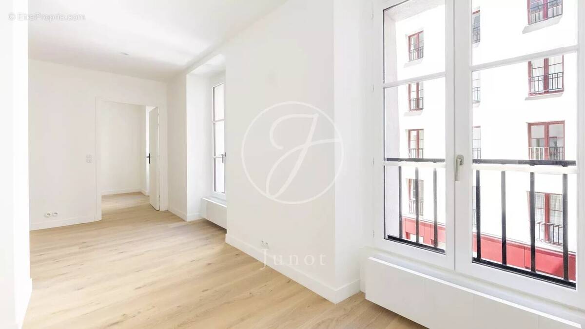 Appartement à PARIS-3E