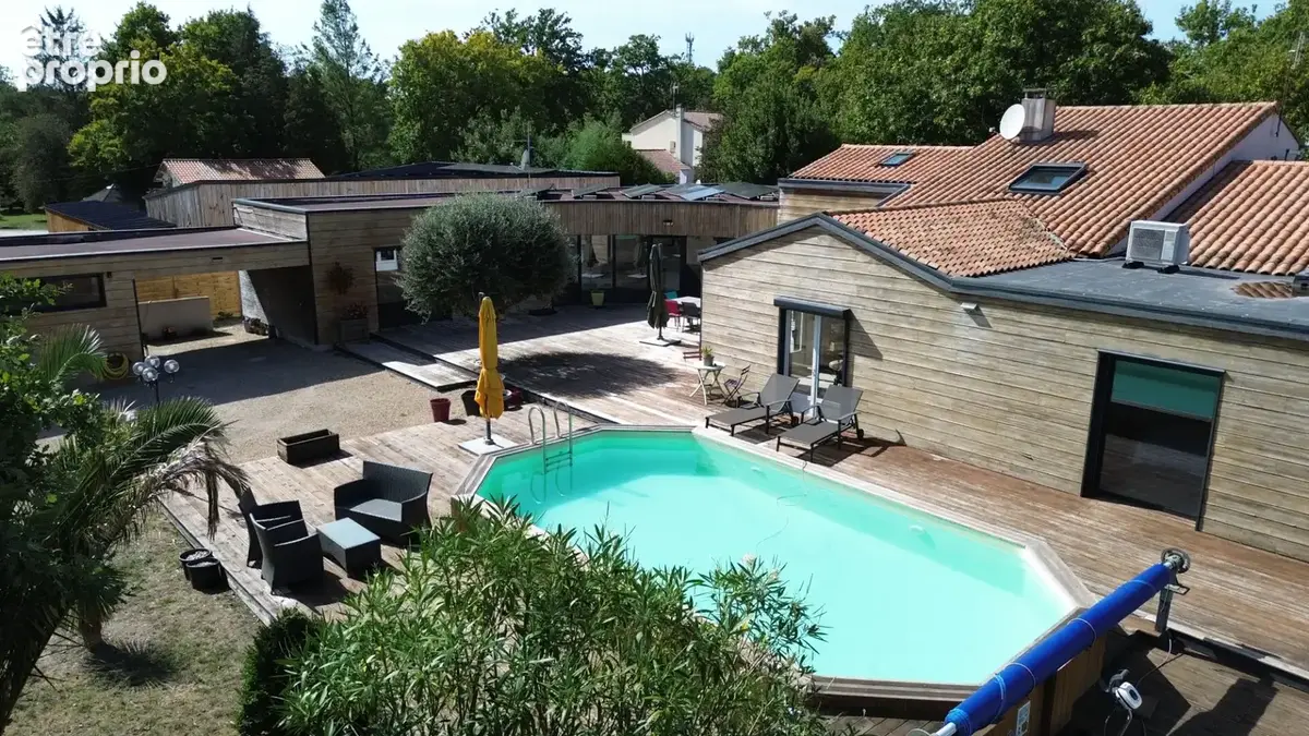 Photo Maison à Etaules au prix de 606 000€